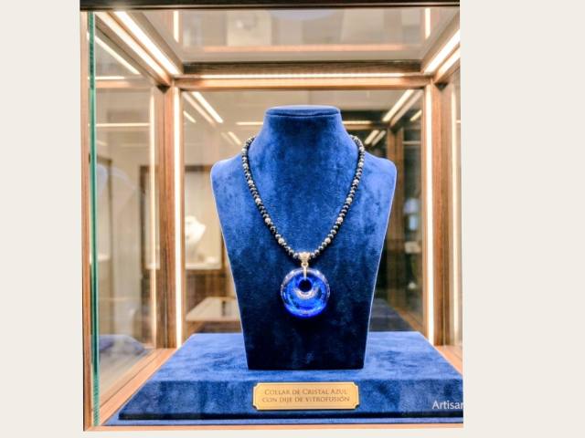 Collares de cristal y vitrofusión 