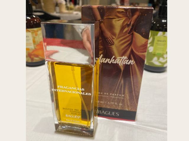 Perfume femenino. Manhattan
