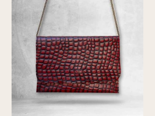 Cartera con tiritas cuero artesanal rojo 