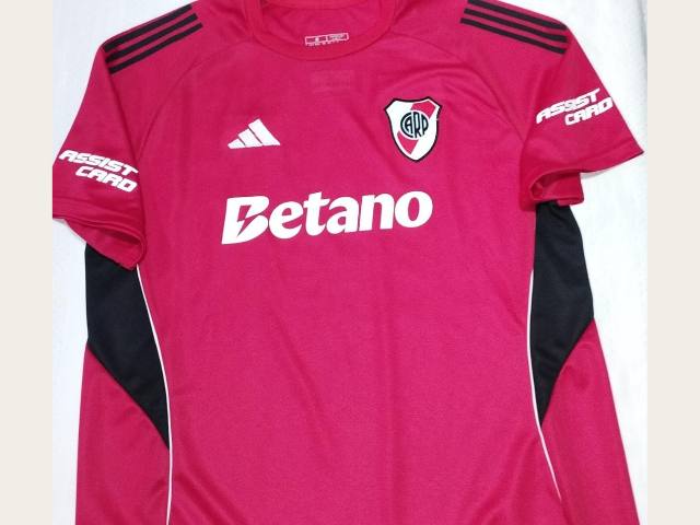 Camiseta River
