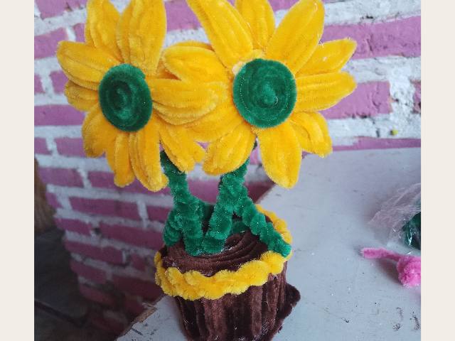 Macetia con girasoles