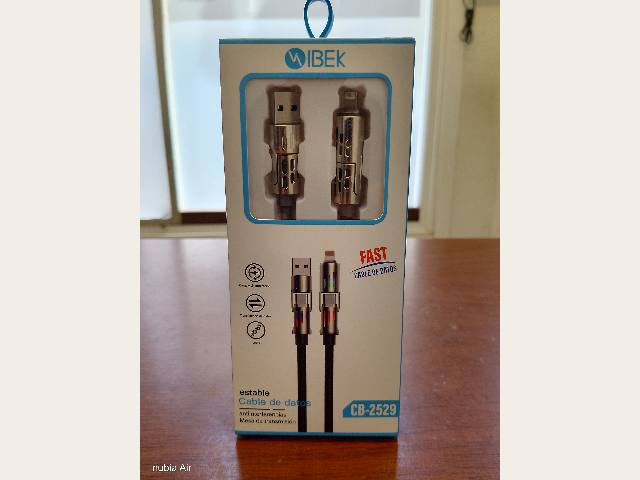 Cable 4 en 1. Fichas C, Micro y Ligthing