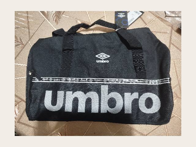 Bolso deportivo medio nuevo