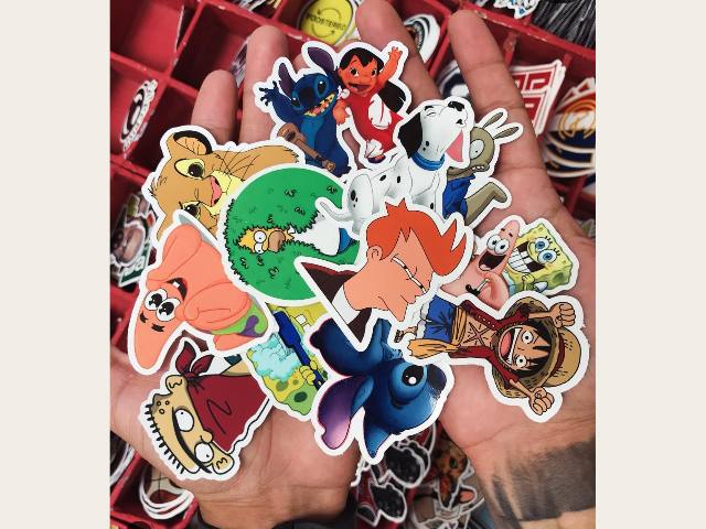 Tus dibujos de la infancia en stickers