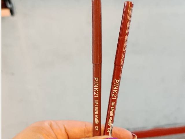 Delineador retractil labios