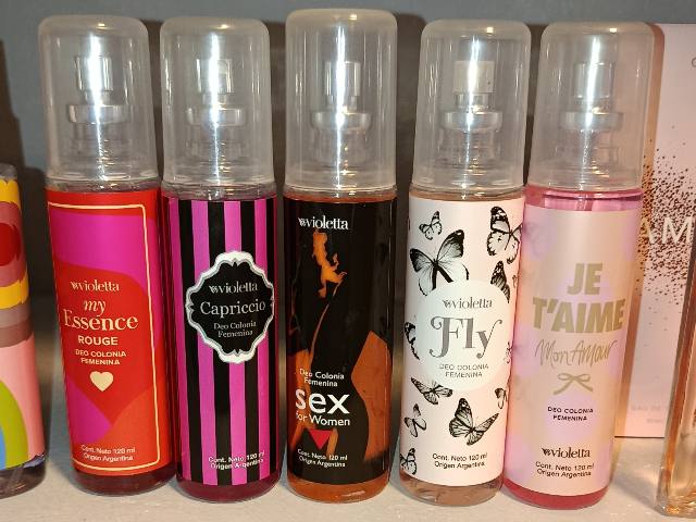 Deo colonias femeninas