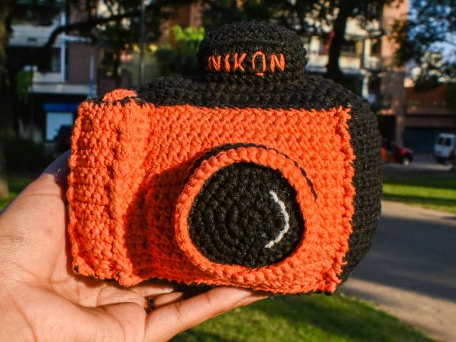 Cámara a crochet 